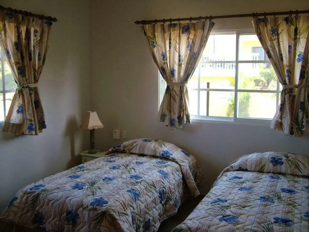 Comfortable 4 Bedroom Villa Near Downtown Sosúa